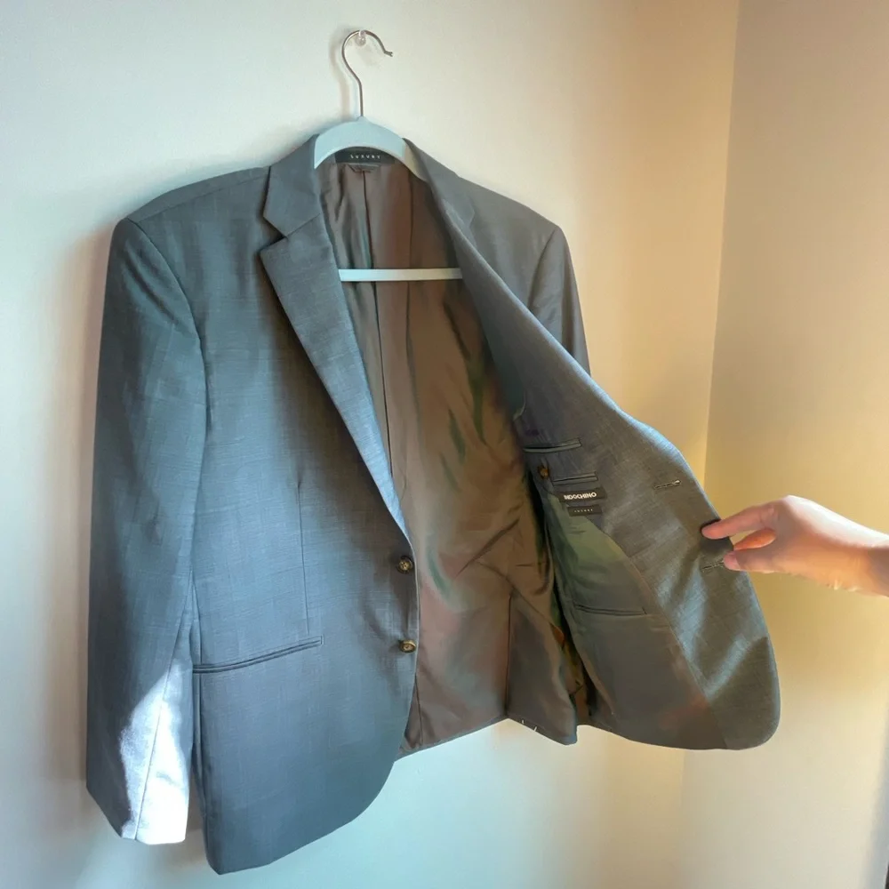 INDOCHINO Luxury Suit Jacket With Iridescent Lining